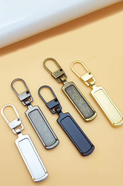 Zipper Slider at Puller